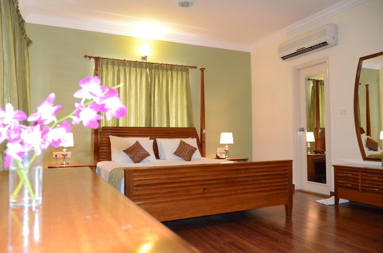 Trinity Suits Bangalore Exterior foto